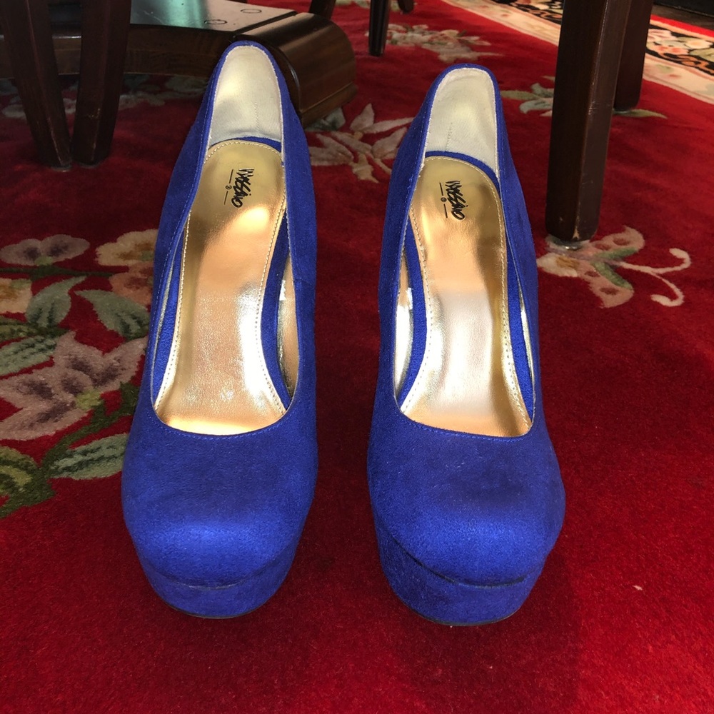 Electric ⚡️ Blue faux suede wedge heels - Picture 2 of 6